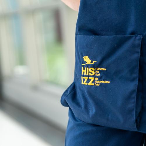 Uniform met het logo van de Iris Ziekenhuizen Zuid
